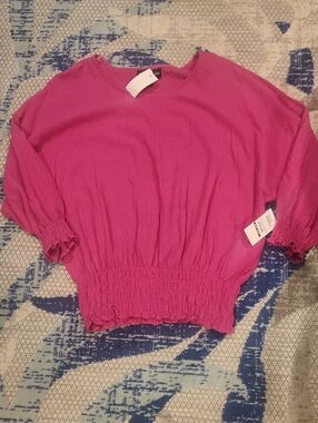 NEW Harper Magenta Textured V-Neck Top -Size M